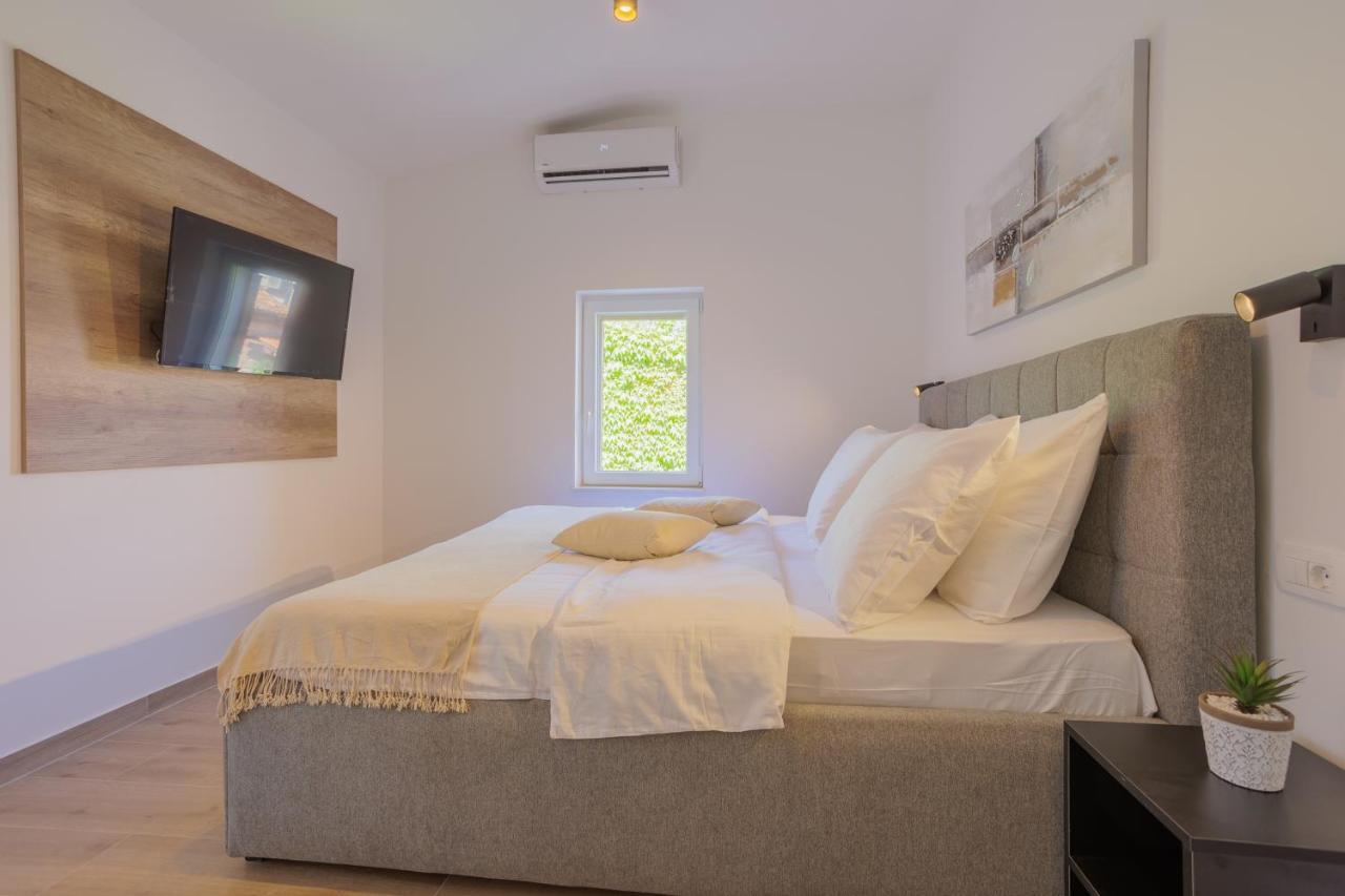 Apartments Piritus Split Bagian luar foto
