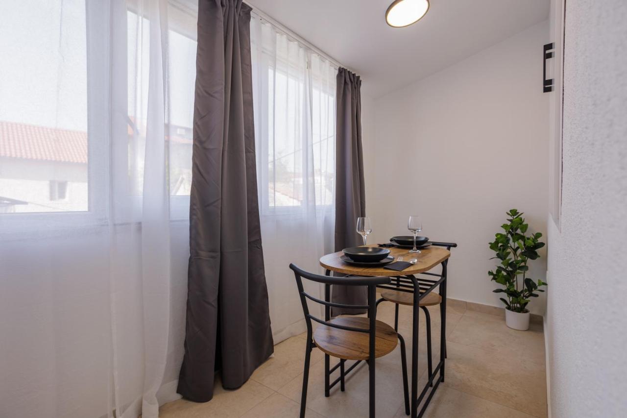 Apartments Piritus Split Bagian luar foto